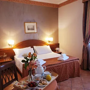 https://hotel-squarciarelli.it-romehotels.com